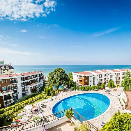 玛斯安布瑞尔诺柯斯城堡海滩公寓酒店 *