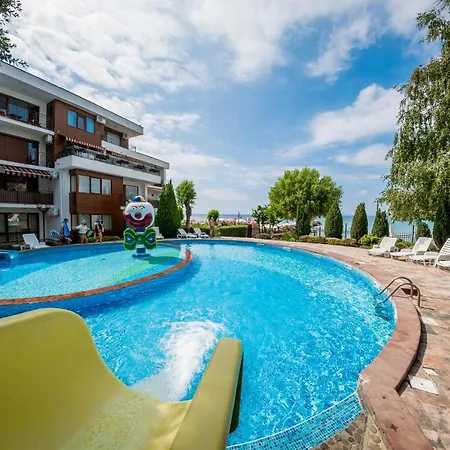 玛斯安布瑞尔诺柯斯城堡海滩公寓酒店