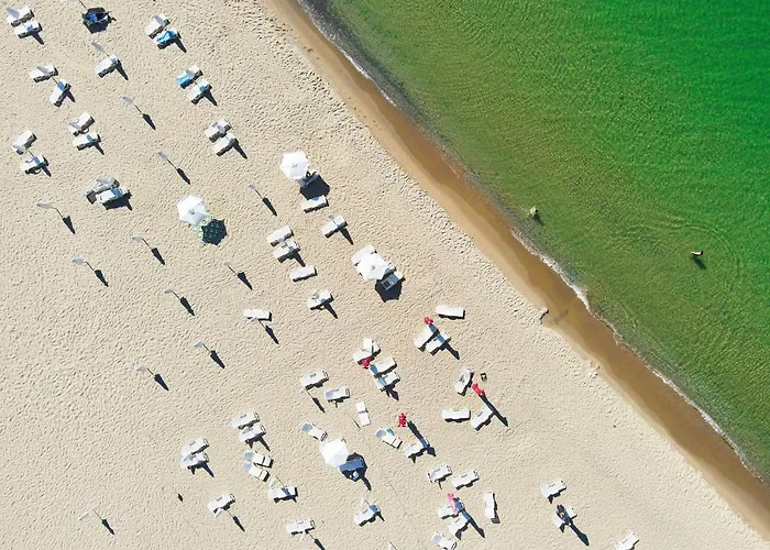 玛斯安布瑞尔诺柯斯城堡海滩公寓酒店